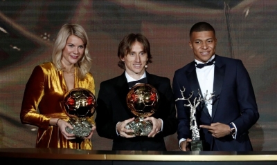 莫德里奇夺“金球奖”　终结“梅罗”十年垄断