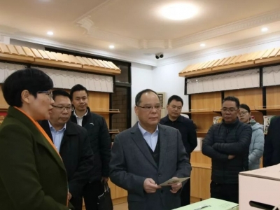 壮大电商经济！余其豹调研兴宁电商产业发展