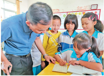 这些孩子需要我，我不能缺席！大埔“不缺席先生”坚守讲台29载