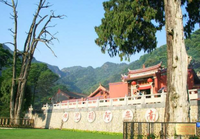 梅县区领导率队检查节前旅游安全工作