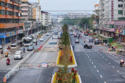 喜大普奔！您期待已久的梅城华南大道今天下午双向通车啦