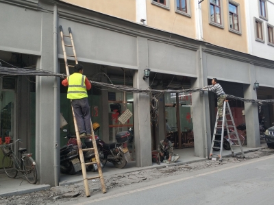 Byebye啦！梅城这些乱如麻的 “空中蜘蛛网”被安排好了