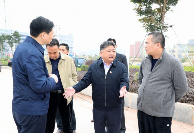 吴晖率队督导“两美行动”城乡环境大清洁志愿活动 