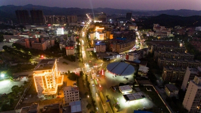 霓虹闪烁、花草芬芳...平远县城“变身”高颜值“精致小城”