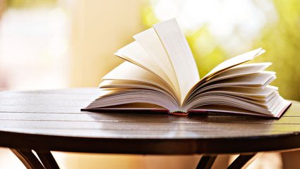 灯下手记｜做学生读书的引路人