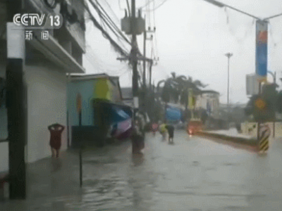 “帕布”狂风暴雨席卷泰国南部，大量中国游客滞留