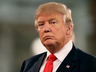 特朗普宣布取消达沃斯行程