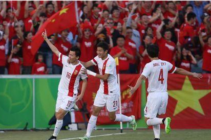 国足亚洲杯提前夺得16强，下轮战韩国决定淘汰赛走势