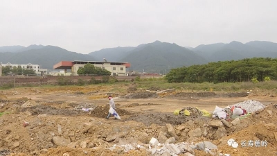 “两美”在行动！蕉岭两辆载泥车路面扬撒、乱倒建筑淤泥被抓现行