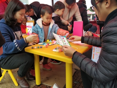 两校两村获赠千册书籍！梅县举办亲子文化艺术节活动