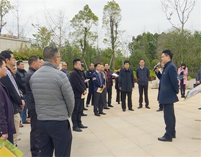 陈伟明以普通党员身份参加市蕉华区委会主题党日活动