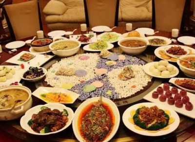 酒店订餐、外卖、网购…年夜饭选择多，你pick哪个？