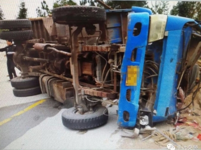 货车“带病”上路还超载！平远发生一起交通事故致1死4伤