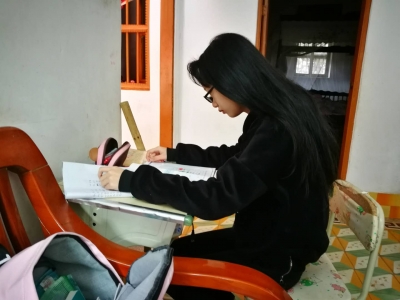 盼援手！梅城15岁少女患“怪病”难行走，渴望重返校园却无力治疗