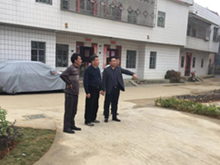 黄春雷到长布镇太平村调研新农村建设工作