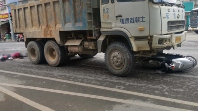 突发！丰顺汤坑三门凹路口车祸，一大两小3人身亡…