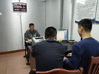 付钱能帮你查某人的开房记录？梅州警方在异乡开展零下几度的抓捕