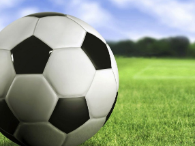 驰骋绿茵赛场！梅县区这群足坛前辈以球会友迎新春