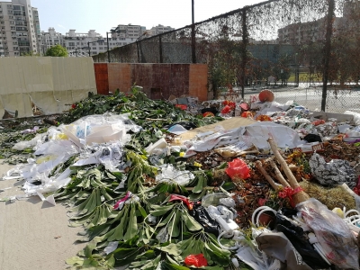 曝光！梅城一小区垃圾上马路，公共道路变身“垃圾场”