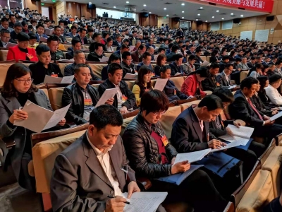 聚焦政府工作报告丨2019打好蓝天、碧水、净土三大保卫战