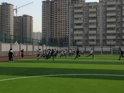 再不用借场地啦！政府无偿划拨“黄金地块”，伯聪学校建起新运动场