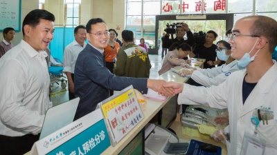 张爱军看望慰问节日值班人员：感谢辛勤付出！