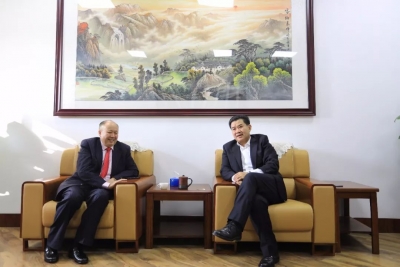 钟光灵会见拟来梅投资企业家：强化服务，推动项目尽快落地