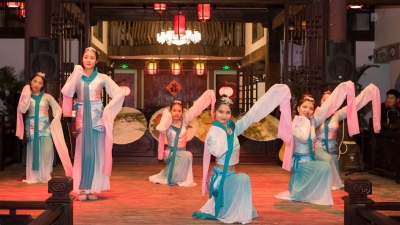 太美啦！一起来梅县这个民宿享受一场“穿越”的视听盛宴