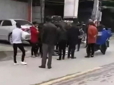 暖心！丰顺男孩过马路被小车撞倒血流不止，幸好遇到他们…