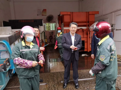 朱少辉大年初一看望慰问坚守岗位的干部职工