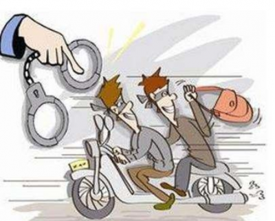 犯下5宗飞车抢夺案，他终被丰顺警察蜀黍抓获！