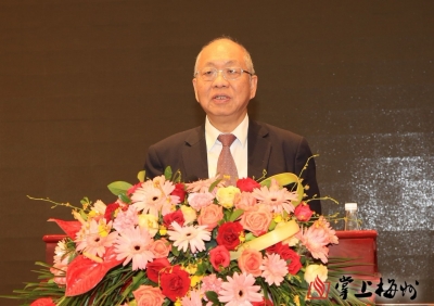 丘成桐人民日报撰文：回归数学本真，培养顶尖人才