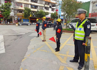 兴宁持续开展整治“驾乘摩托车不戴安全头盔”等交通违法行为