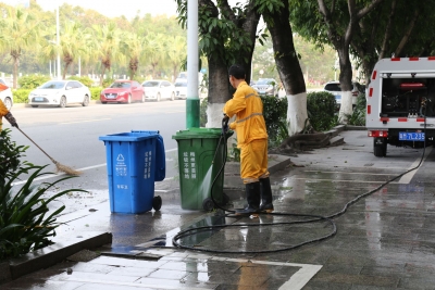 梅城多功能清洗车“上岗”，街道焕然一新！