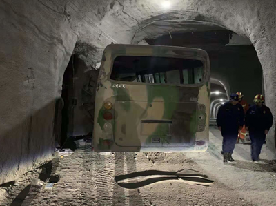 内蒙古22死28伤矿难事故续：2名运输车逃犯被抓获