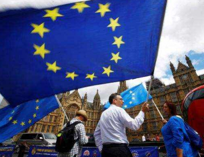 英国逾500万人签请愿书 呼吁取消“脱欧”