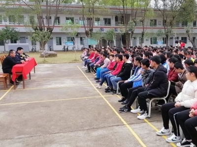 法制宣传进校园！平远警察蜀黍给同学们讲安全第一课