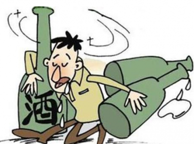 胆太肥！男子酒后打人拦车，还对民警动武，拘了…