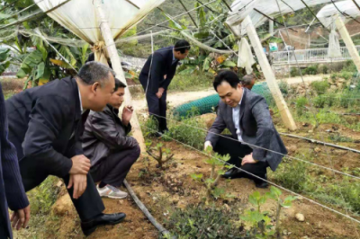 嘉应学院新一轮驻村扶贫干部交接到位