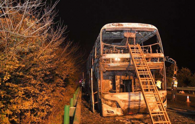 湖南客车起火26死事故原因查明：系乘客携易燃易爆危险品引发爆燃