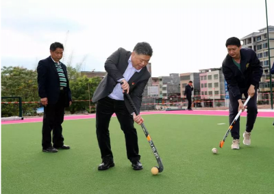 吴晖到河东镇曲棍球基地检查项目建设推进情况