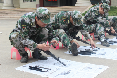 枪支分解实弹射击...蕉岭县人武部开展专武干部集训