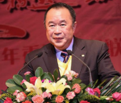余鹏春任香港雇员再培训局主席，任期两年