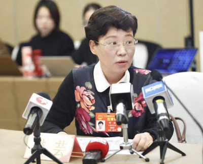 樊芸代表：建议及早明确网约车平台所应承担的法律责任