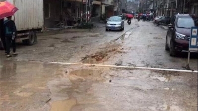 水泥路变泥水路！丰顺这条路，唉...