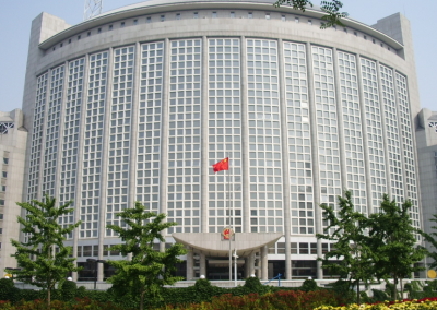 外交部：敦促加方立即释放孟晚舟 让她平安回中国