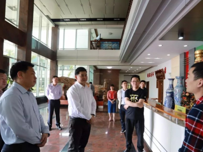 钟光灵率队调研现代农业物联网产业园