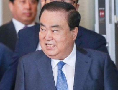 韩国议长再次要求日本天皇就慰安妇问题道歉，日本继续抗议