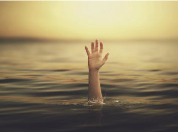 痛心！梅县一女子不慎落水，教练下水施救未果，双双溺亡