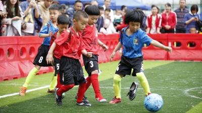 梅州举办最萌足球赛！8家幼儿园64名小将参加选拔